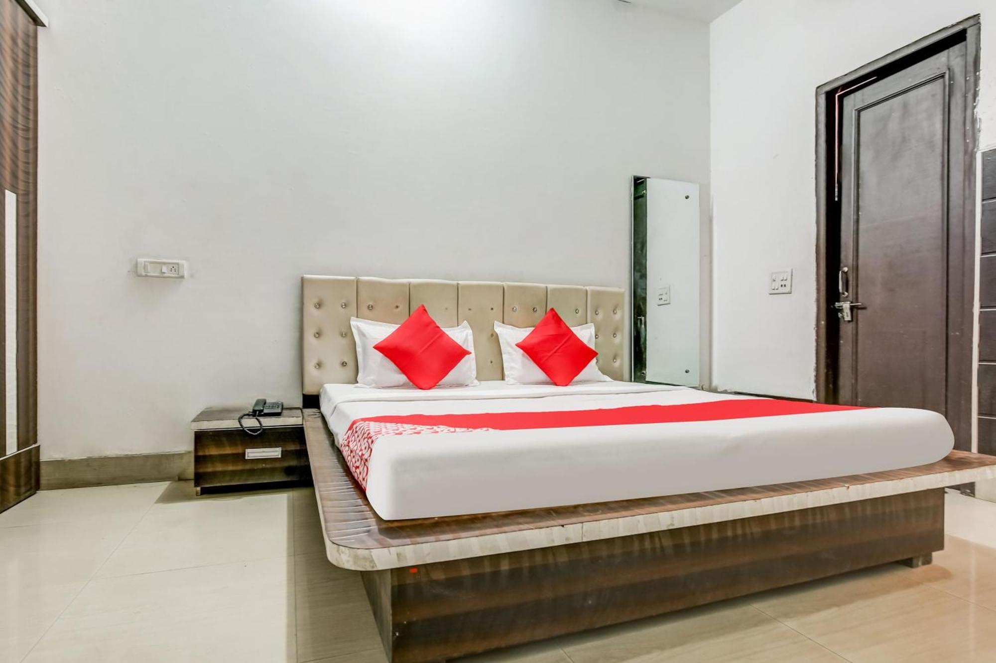 Flagship Hotel Big Boss Kurukshetra Exterior photo