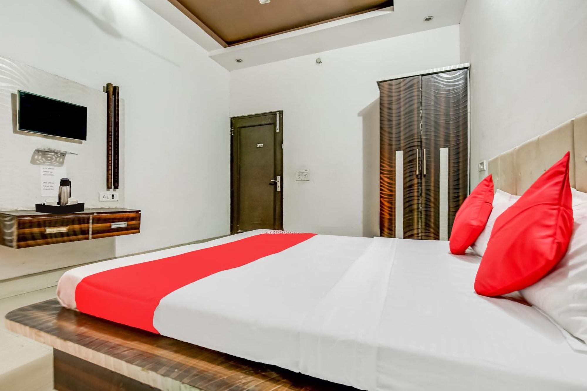 Flagship Hotel Big Boss Kurukshetra Exterior photo